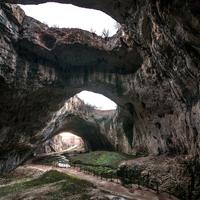 Devetashka peshtera (cave)